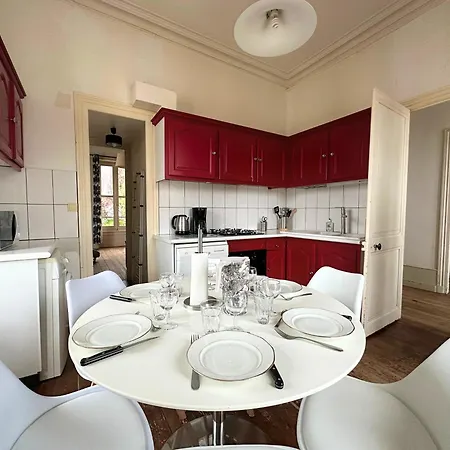 Rennaissance - Proche - Parking - Menage & Linge Inclus *