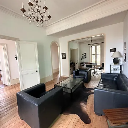 Rennaissance - Proche - Parking - Menage & Linge Inclus *