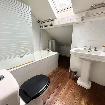 Rennaissance - Proche - Parking - Menage & Linge Inclus *