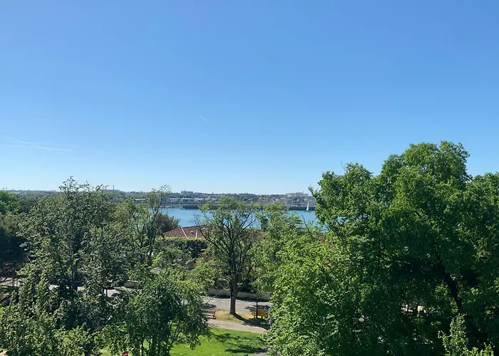 Rennaissance - Proche - Parking - Menage & Linge Inclus * لا روشيل