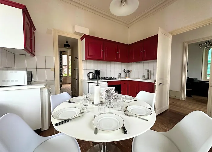 Rennaissance - Proche - Parking - Menage & Linge Inclus *