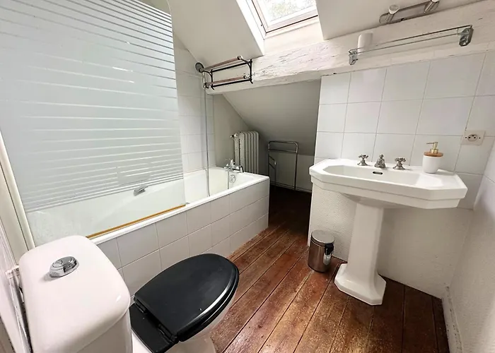 Rennaissance - Proche - Parking - Menage & Linge Inclus *