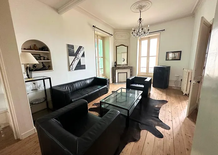 Rennaissance - Proche - Parking - Menage & Linge Inclus بيت للعطل لا روشيل